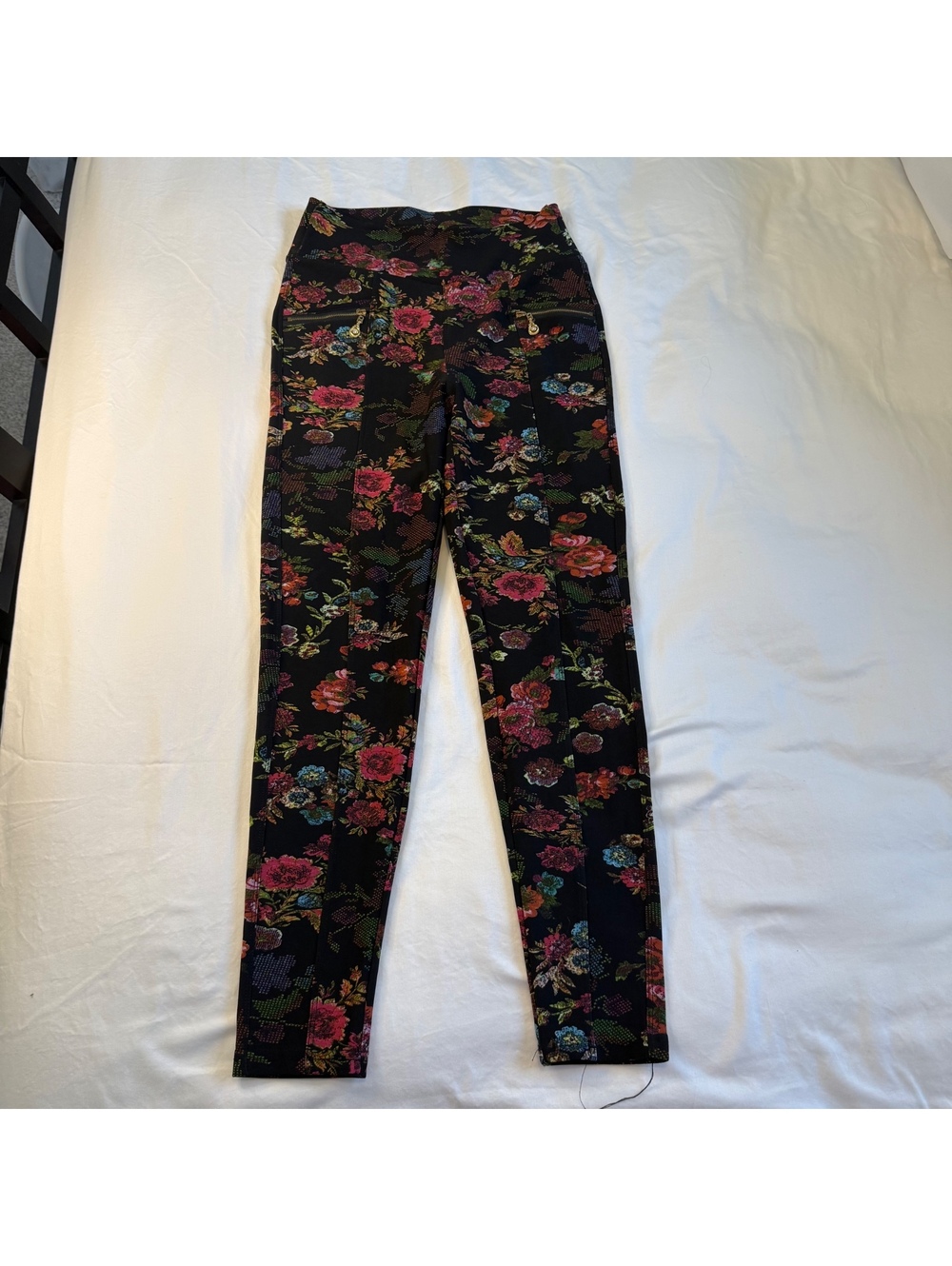 Floral Patterned Women's Leggings with Zipper Pockets one size